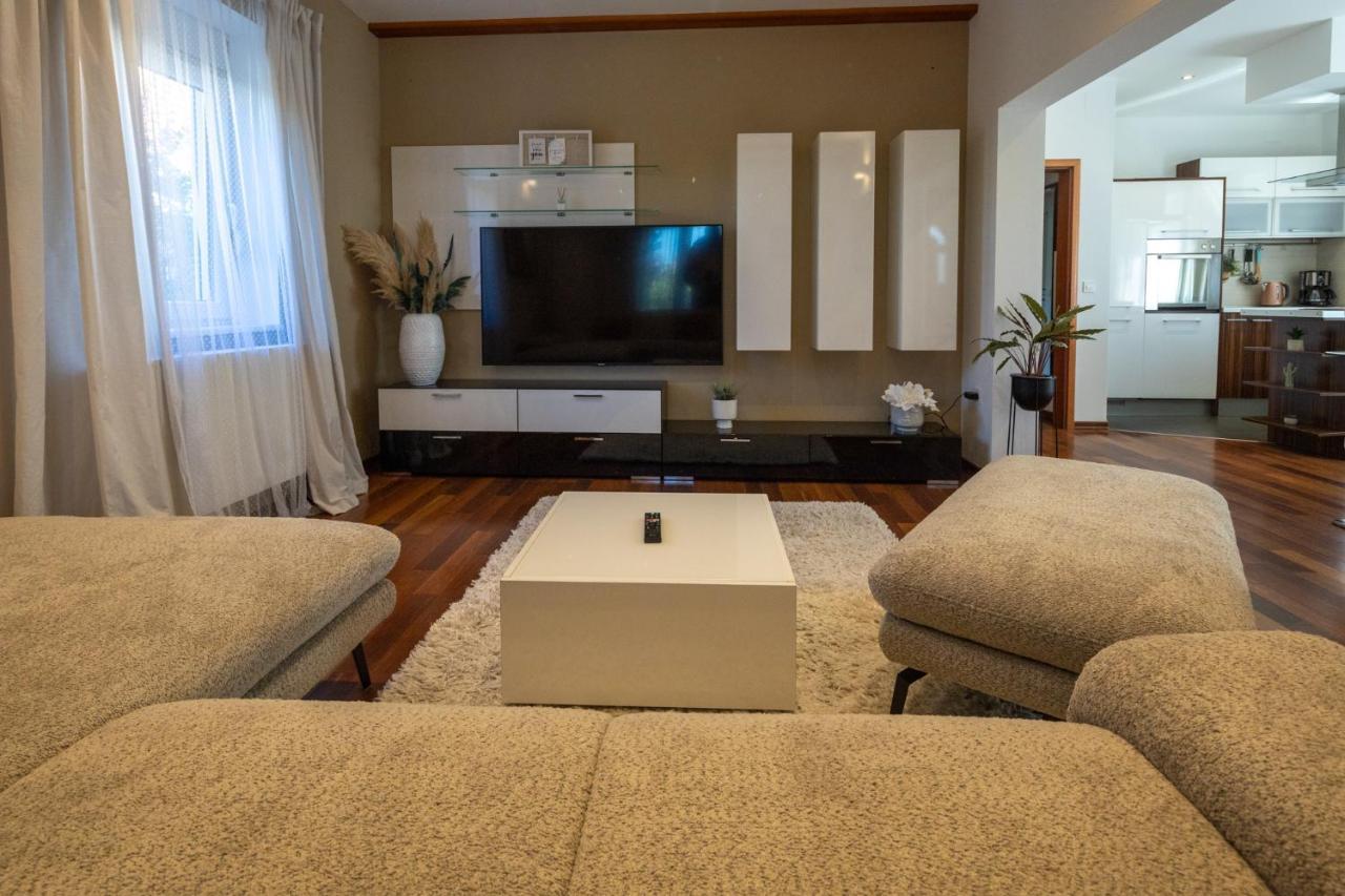 Lumaja Luxury Apartman Biograd Na Moru Luaran gambar